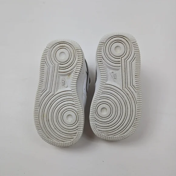 Nike Kids Air Force 1  White Sneakers Size 5c - Picture 9 of 9
